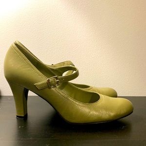 Vintage Sage Green pumps